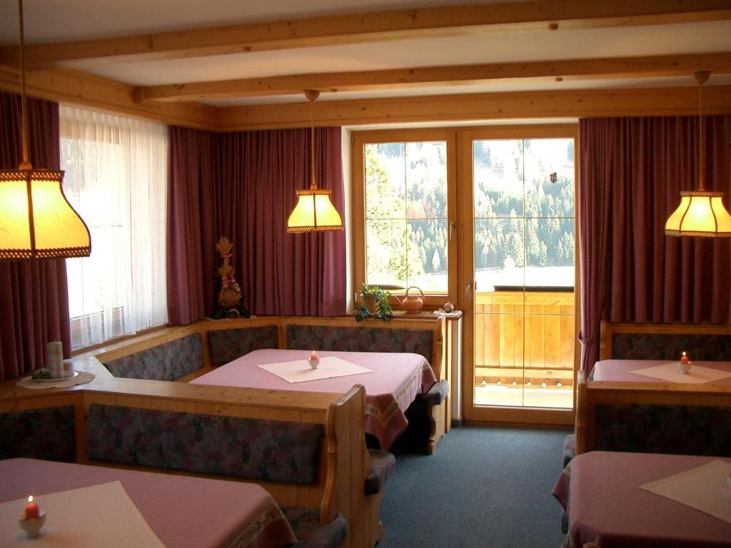Haus Mader Hotel ทรินส์ ภายนอก รูปภาพ